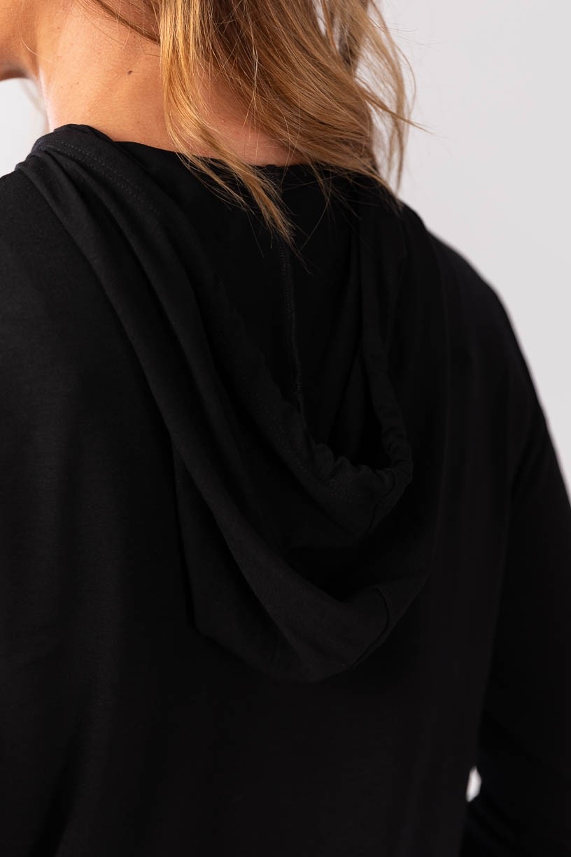K4197-C_Blusa_de_Manga_Longa_com_Capuz_Preto__Ref:_K4197-C