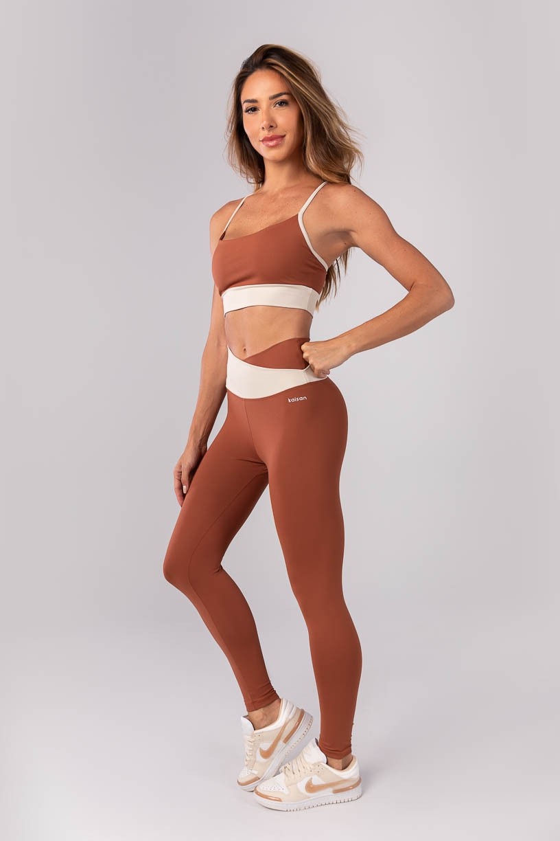K4173-A_Calca_Legging_com_Cos_Transpassado_Bicolor_Marrom__Off-White__Ref:_K4173-A