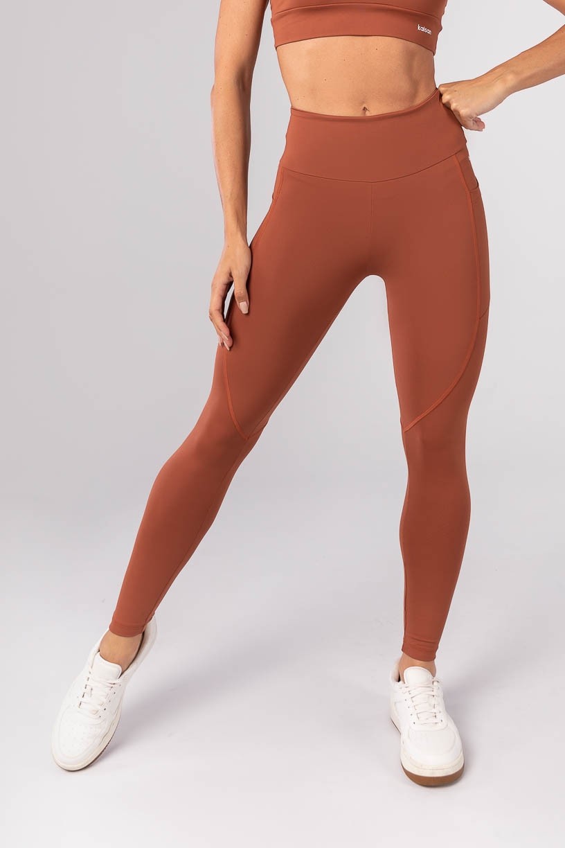 K4176-B_Calca_Legging_com_Bolsos_e_Cobertura_Marrom__Ref:_K4176-B
