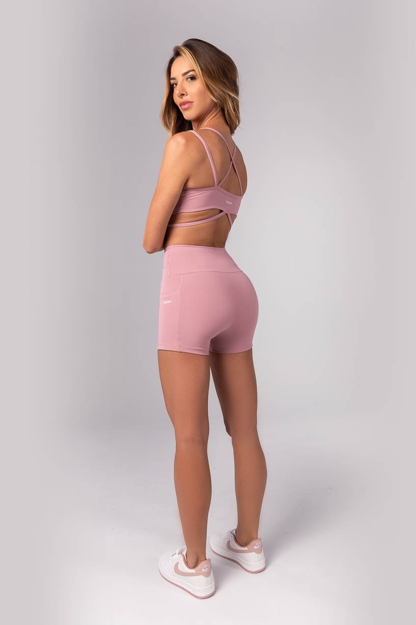 K4150-D_Short_com_Bolsos_e_Chapado_Cruzado_na_Cintura_Rosa__Ref:_K4150-D