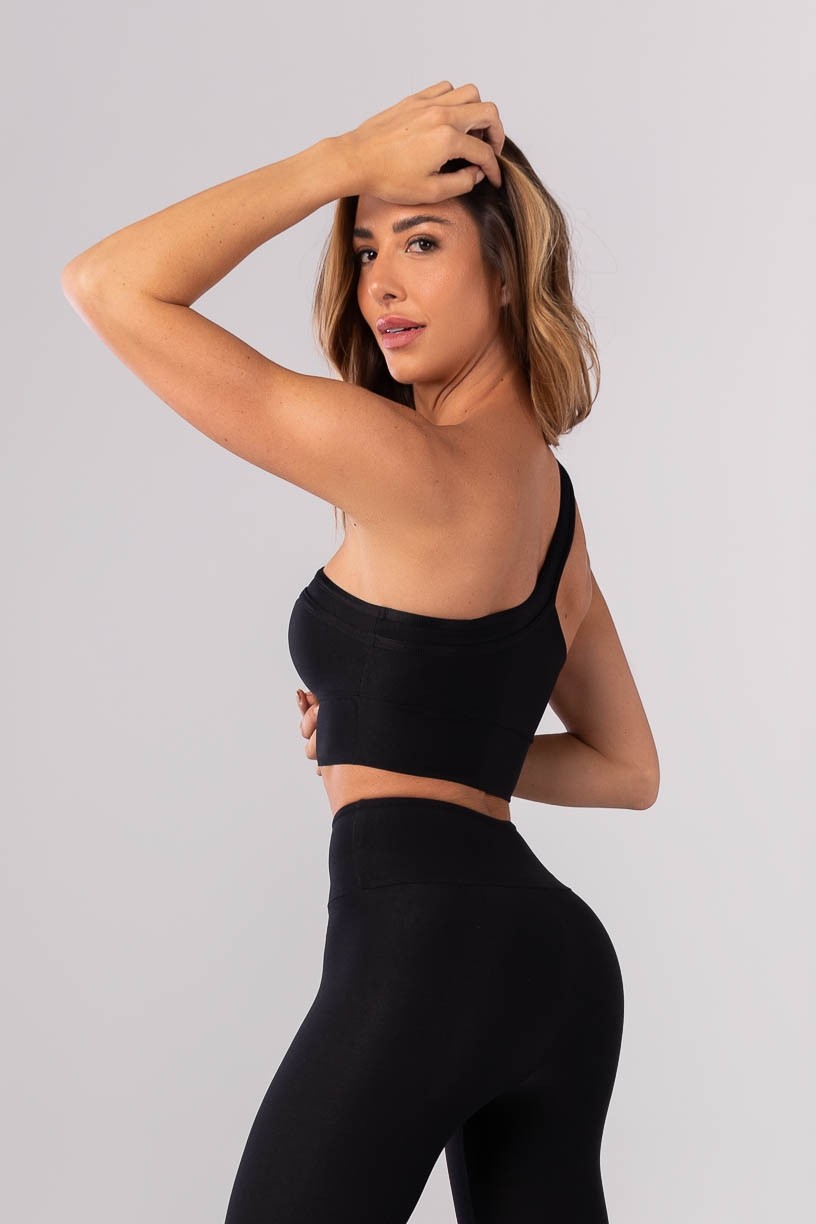 K4189-A_Top_Assimetrico_com_Alca_Larga_Preto__Ref:_K4189-A