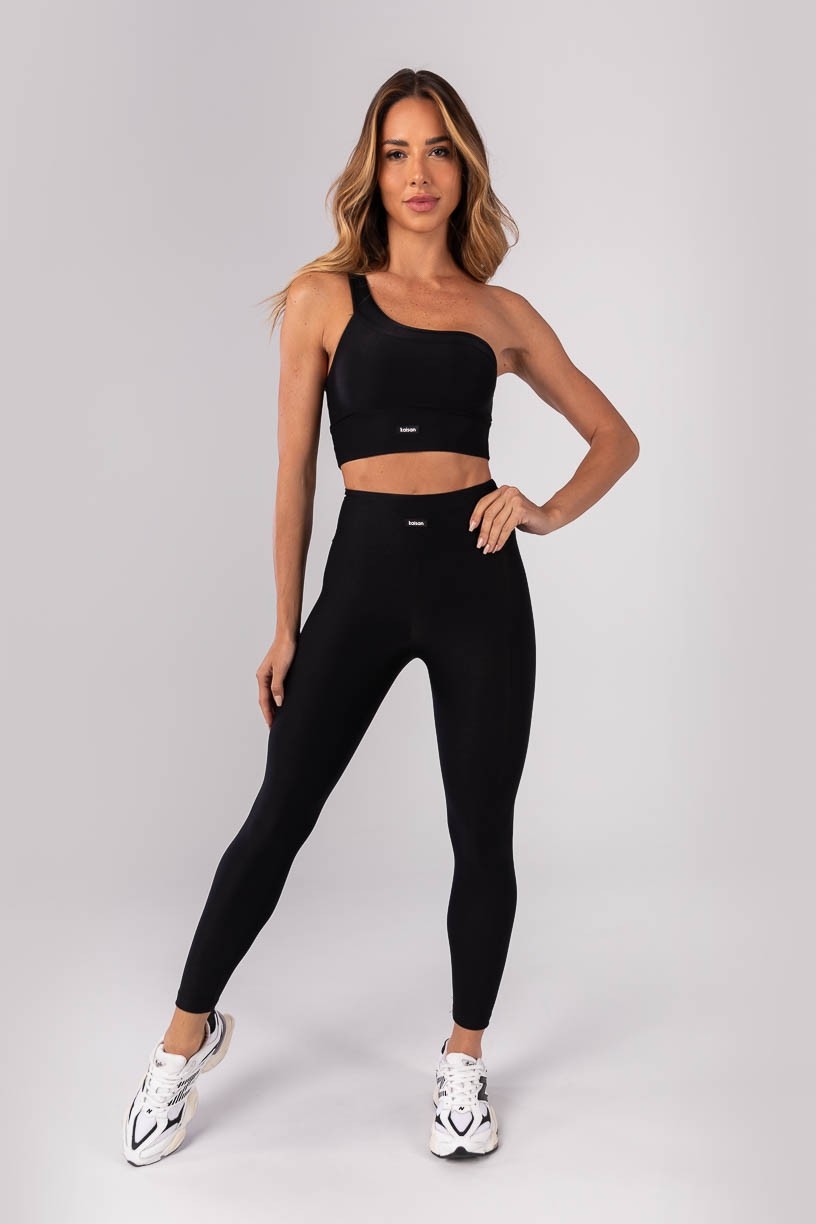 K4189-A_Top_Assimetrico_com_Alca_Larga_Preto__Ref:_K4189-A