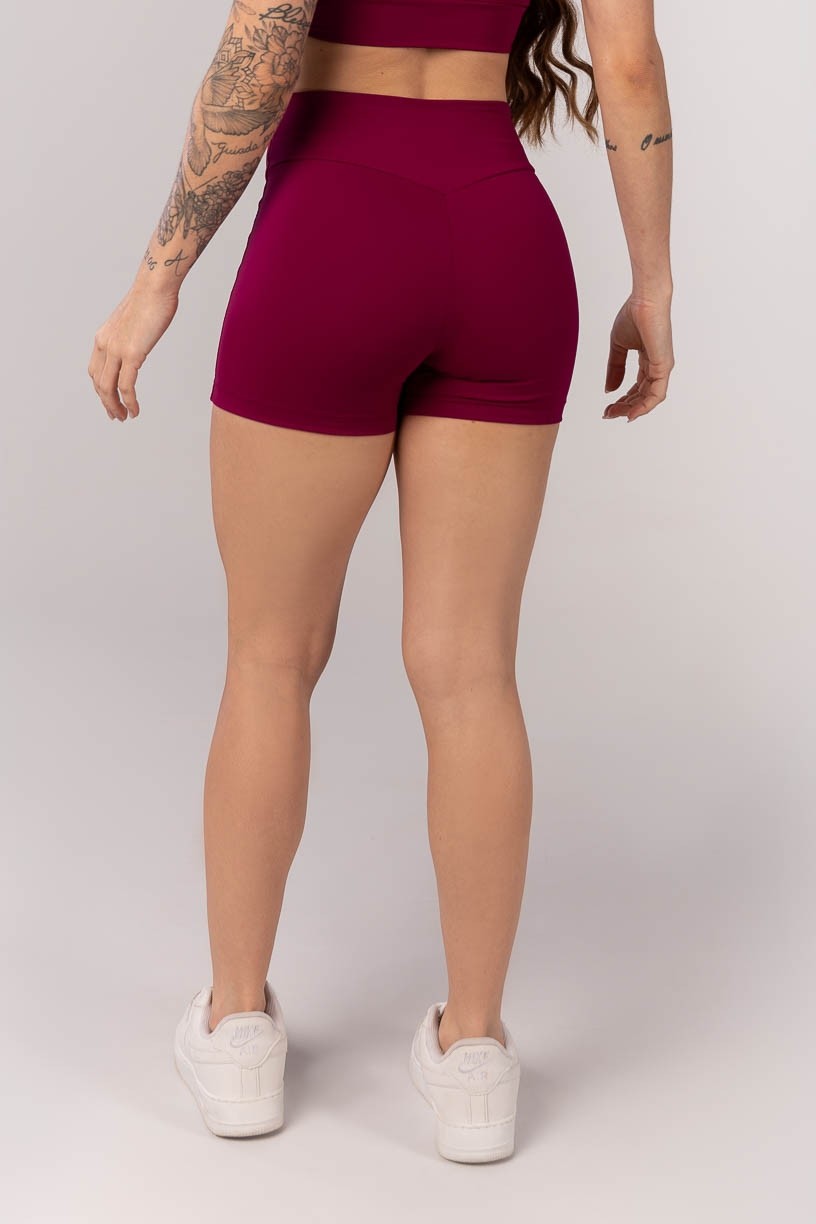 K4201-E_Short_com_Cos_em_V_e_Recortes_Acai__Ref:_K4201-E