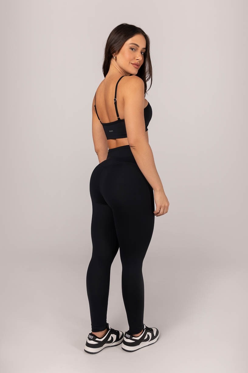 K4290-B_Calca_Legging_com_Vira_e_Cos_em_V_Preto__Ref:_K4290-B