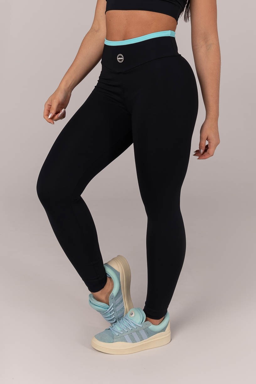 K4312-A_Calca_Legging_com_Cos_em_V_e_Vira_Preto__Azul_Turquesa__Ref:_K4312-A