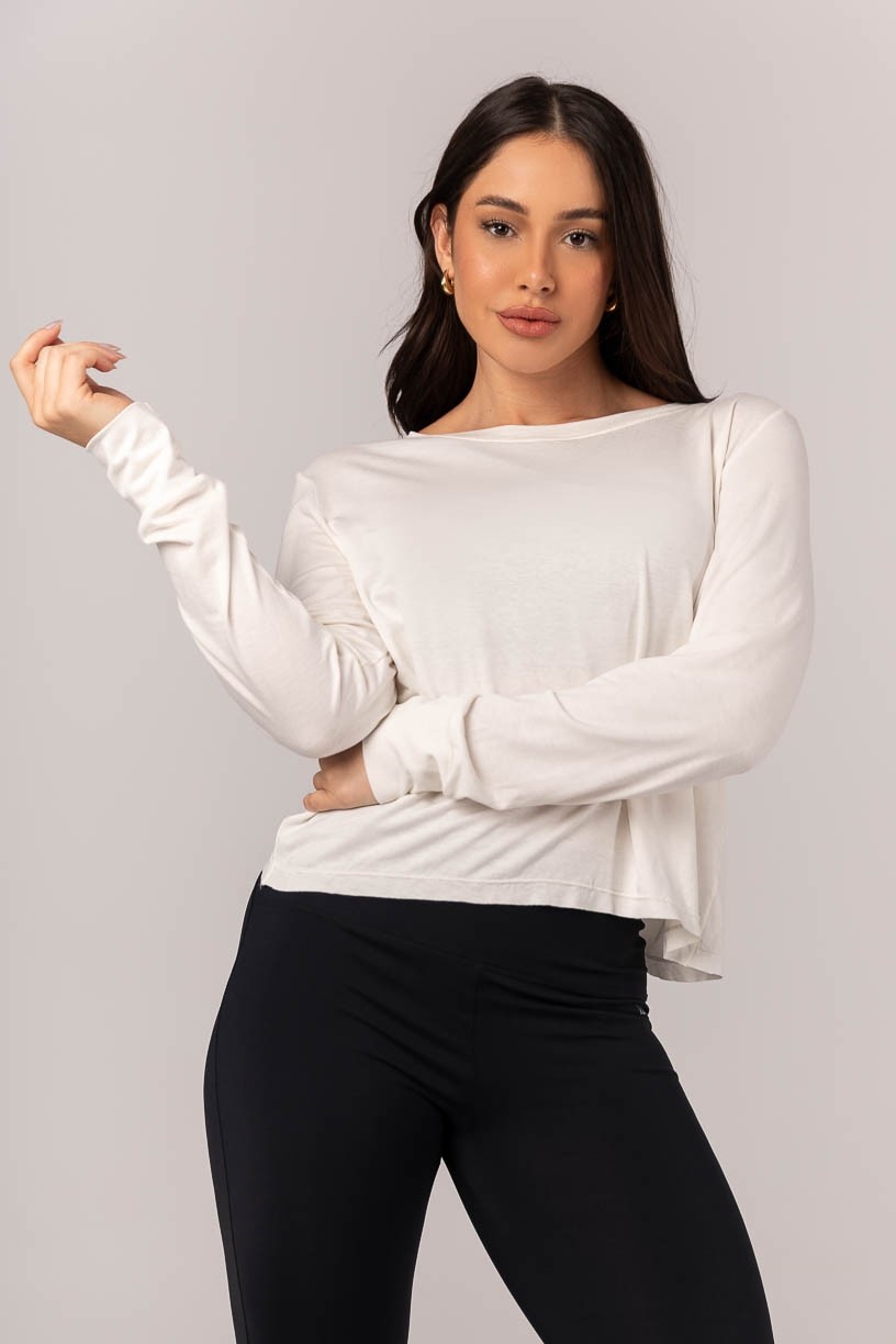 K4319-B_Blusa_Manga_Longa_e_Detalhe_nas_Costas_Off-White__Ref:_K4319-B