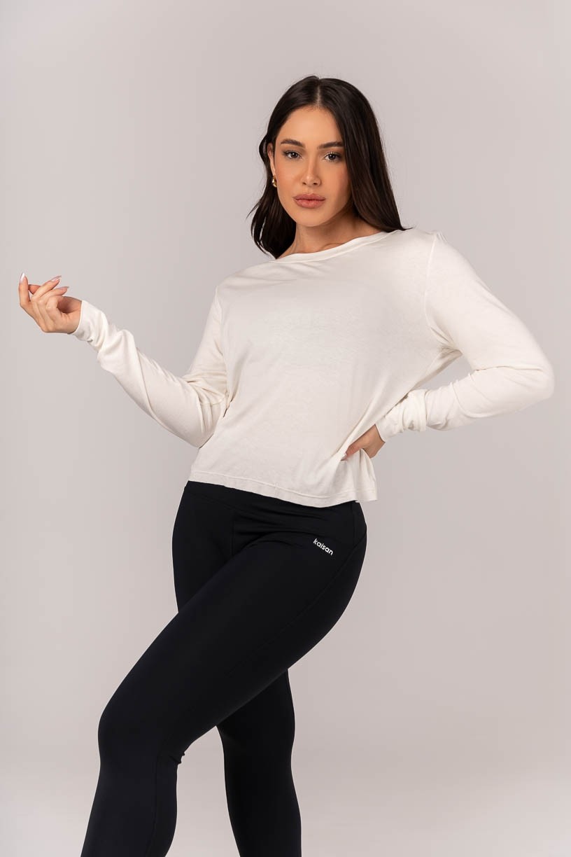 K4319-B_Blusa_Manga_Longa_e_Detalhe_nas_Costas_Off-White__Ref:_K4319-B