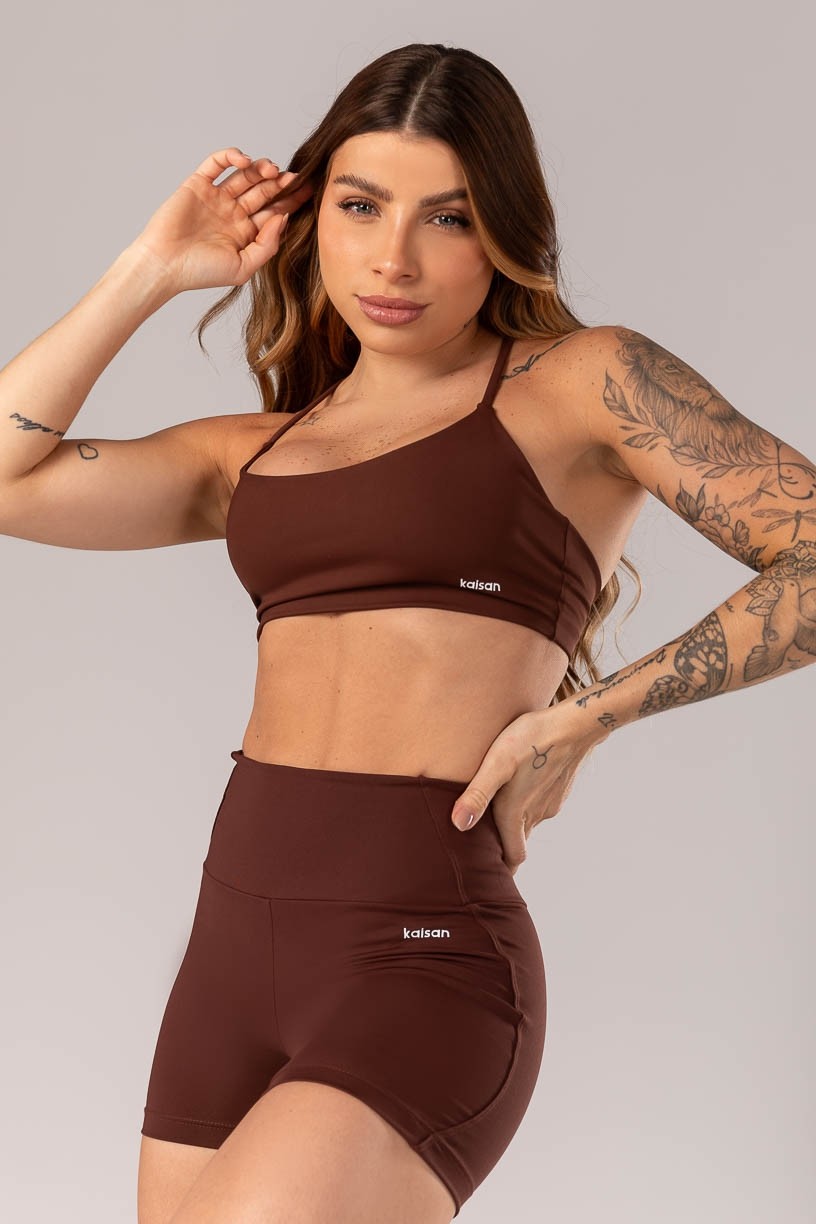 K4082-D_Short_com_Cos_em_V_e_Recortes_Marrom__Ref:_K4082-D