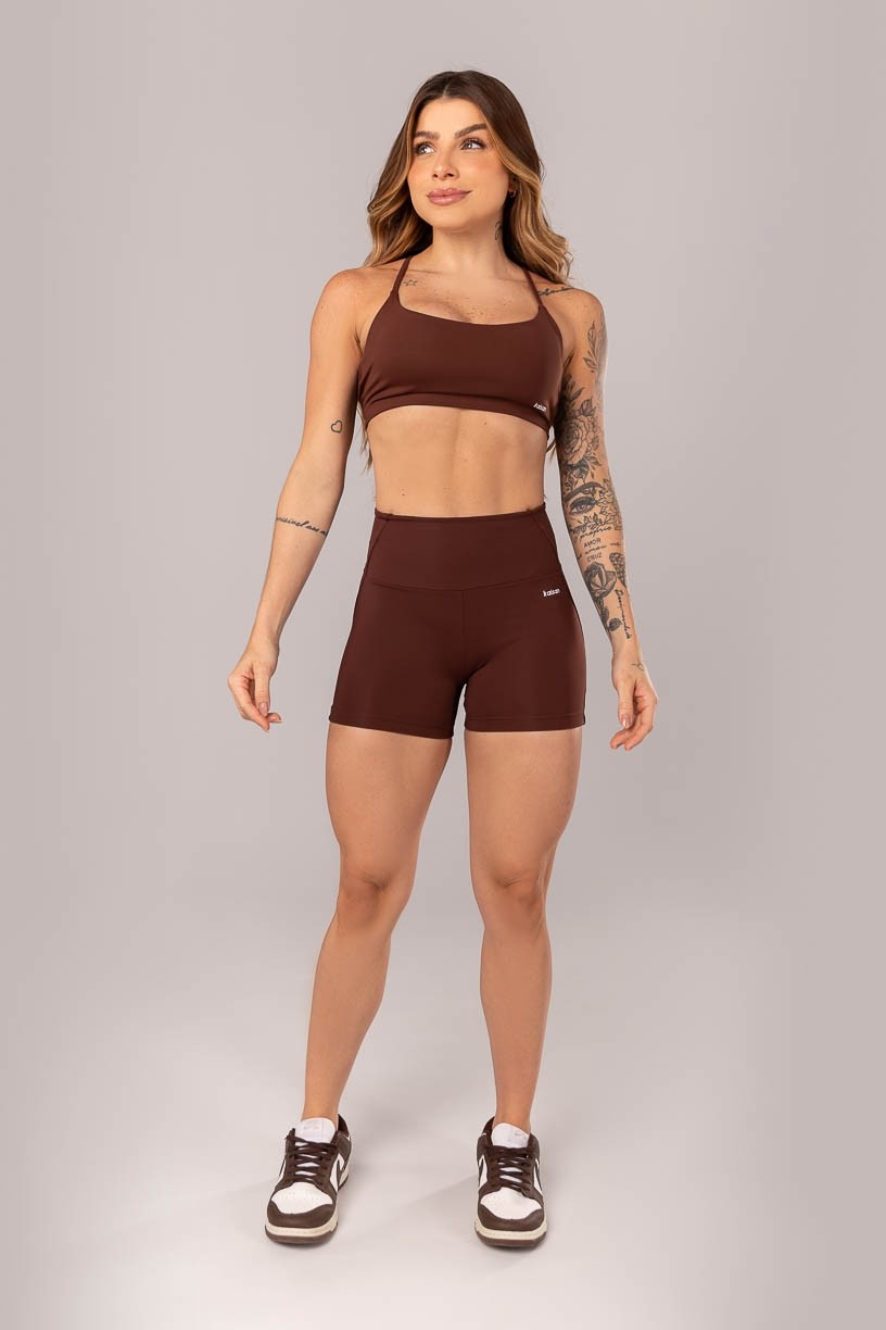 K4082-D_Short_com_Cos_em_V_e_Recortes_Marrom__Ref:_K4082-D
