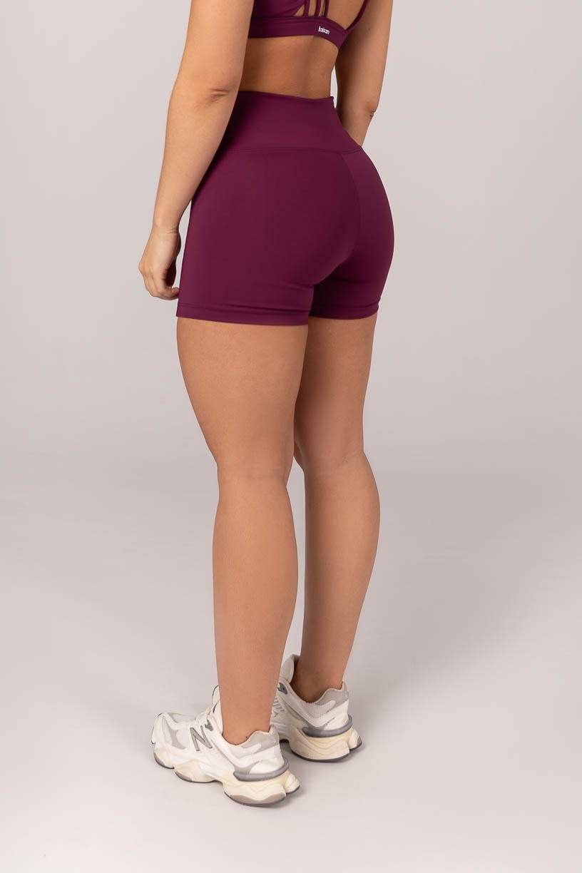 K4304-C_Short_com_Recortes_Uva__Ref:_K4304-C