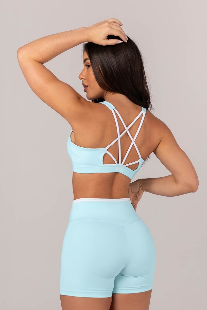 K4298-A_Top_com_Tiras_Entrelacadas_Azul_Bebe__Branco__Ref:_K4298-A