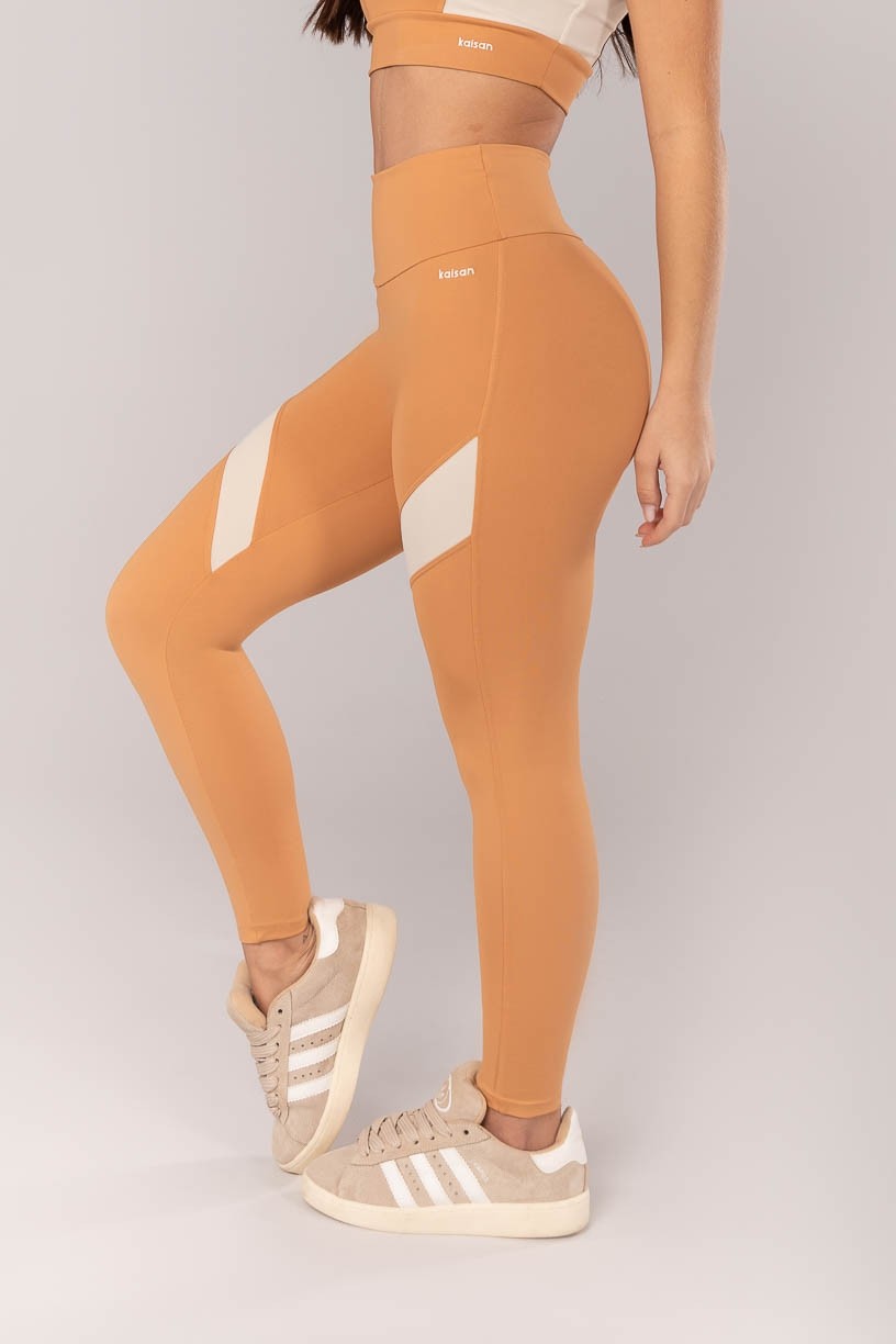 K4011-D_Calca_Legging_Bicolor_com_Recortes_Caramelo__Bege__Ref:_K4011-D