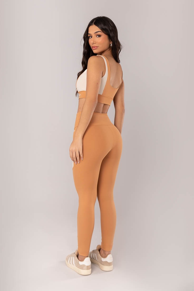 K4011-D_Calca_Legging_Bicolor_com_Recortes_Caramelo__Bege__Ref:_K4011-D