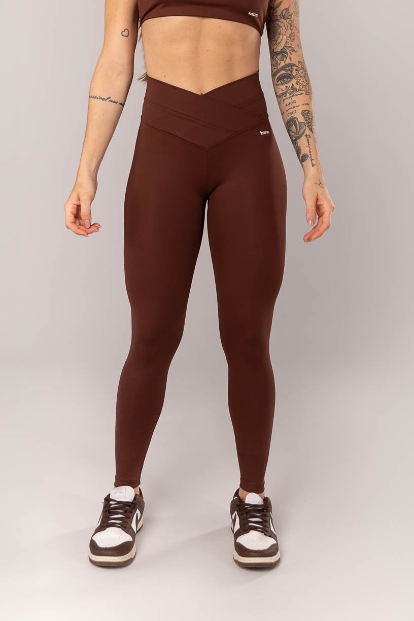 K4042-F_Calca_Legging_com_Cos_Transpassado_Frente_e_Costas_Marrom_Escuro__Ref:_K4042-F