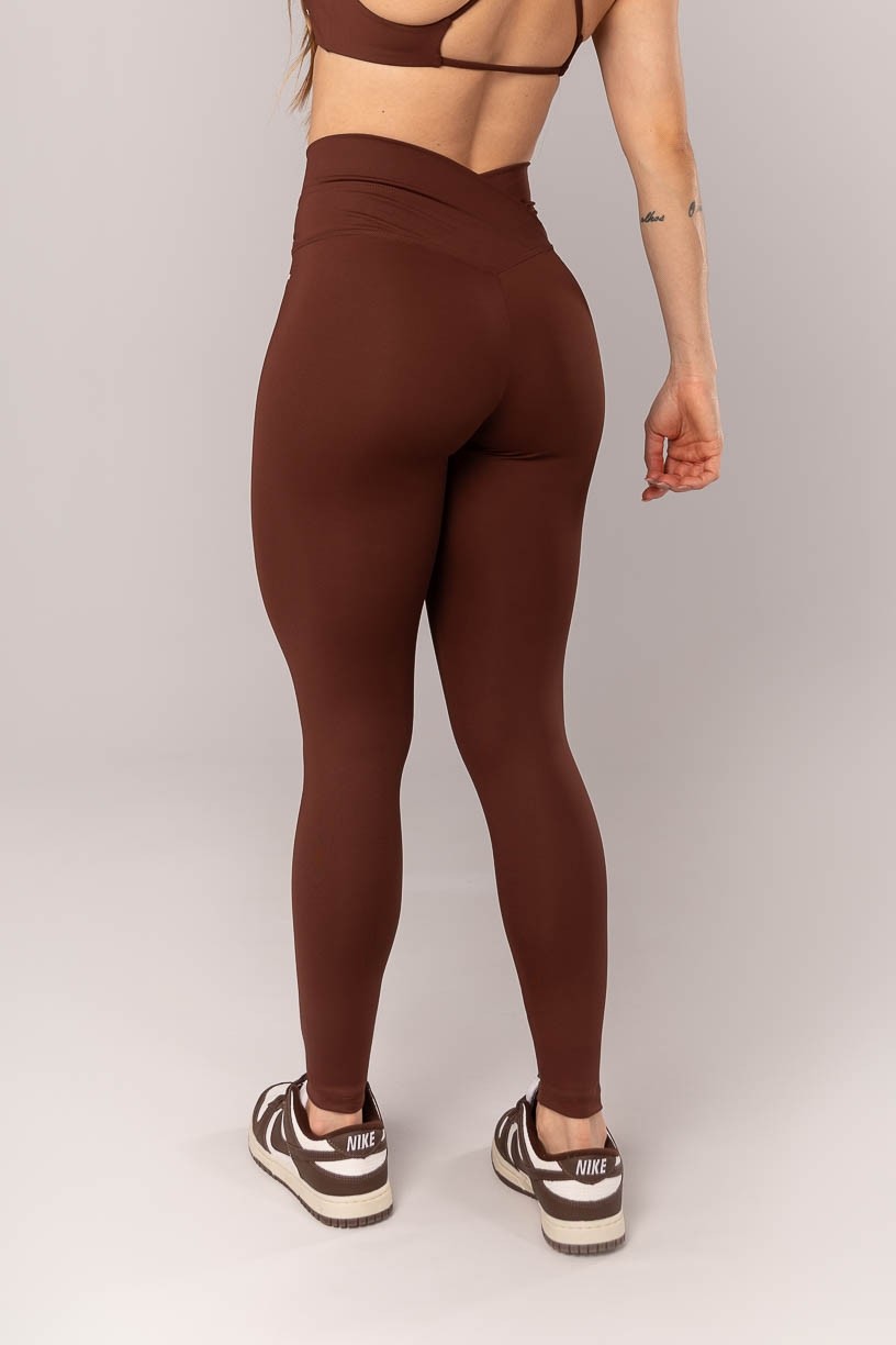 K4042-F_Calca_Legging_com_Cos_Transpassado_Frente_e_Costas_Marrom_Escuro__Ref:_K4042-F