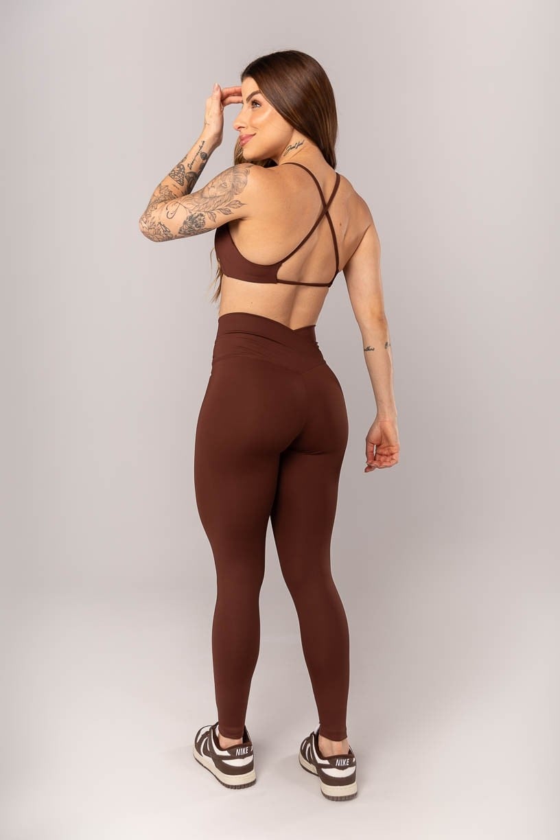 K4042-F_Calca_Legging_com_Cos_Transpassado_Frente_e_Costas_Marrom_Escuro__Ref:_K4042-F