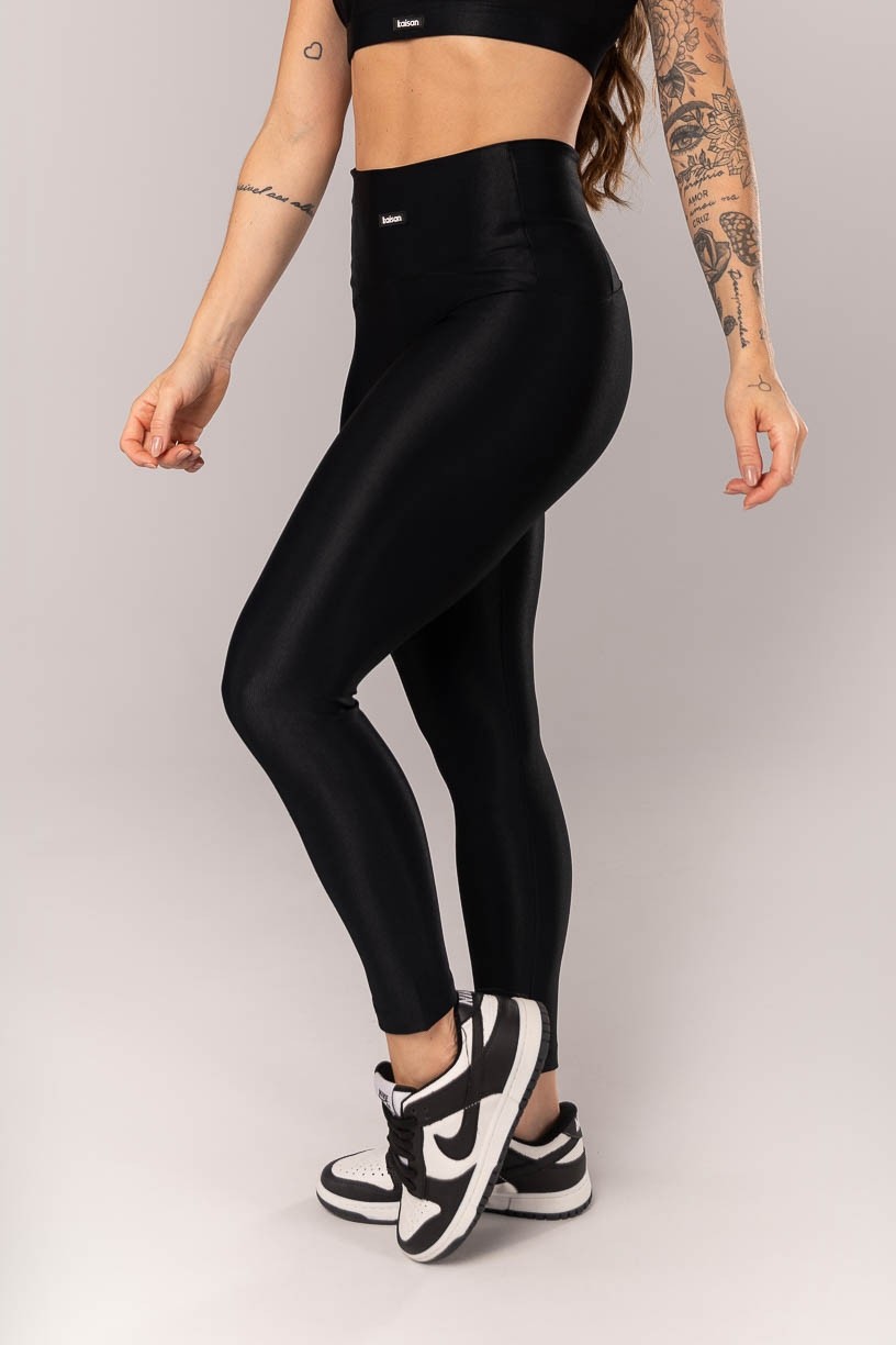 K4337-A_Calca_Legging_Canelada_com_Bolso_no_Cos_Preto__Ref:_K4337-A