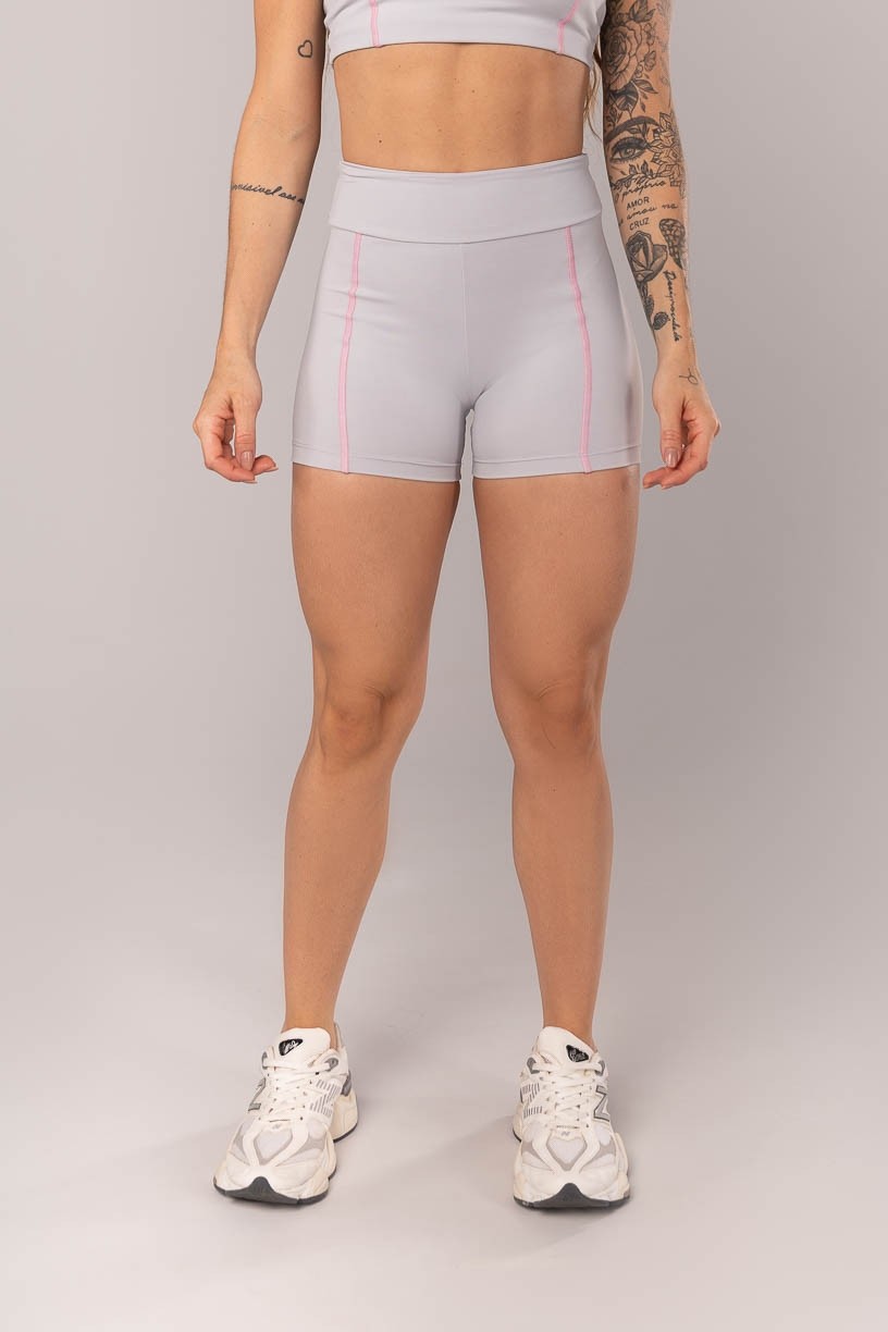 K4016-D_Short_com_Cobertura_Contrastante_Cinza_Claro__Ref:_K4016-D