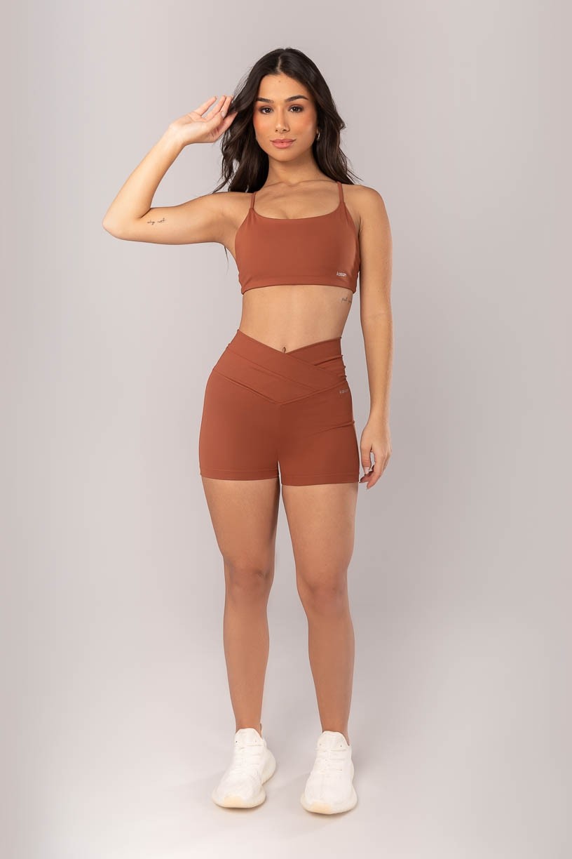 K4043-G_Short_com_Cos_Transpassado_Frente_e_Costas_Marrom__Ref:_K4043-G