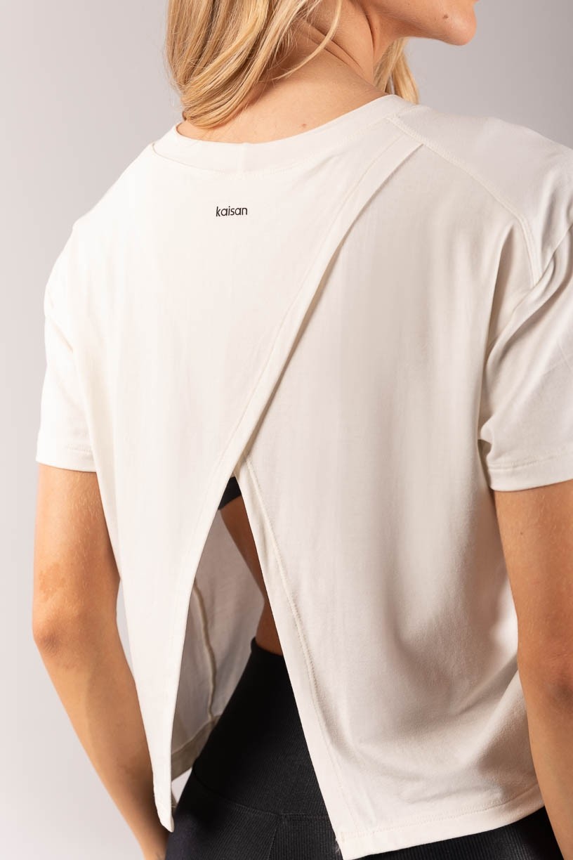 K4377-C_Blusa_com_Abertura_Nas_Costas_Off-White__Ref:_K4377-C
