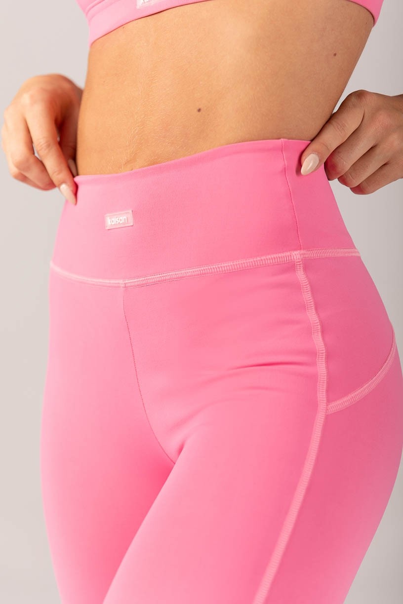 K4352-A_Calca_Legging_com_Recortes_e_Cobertura_Rosa_Chiclete__Ref:_K4352-A