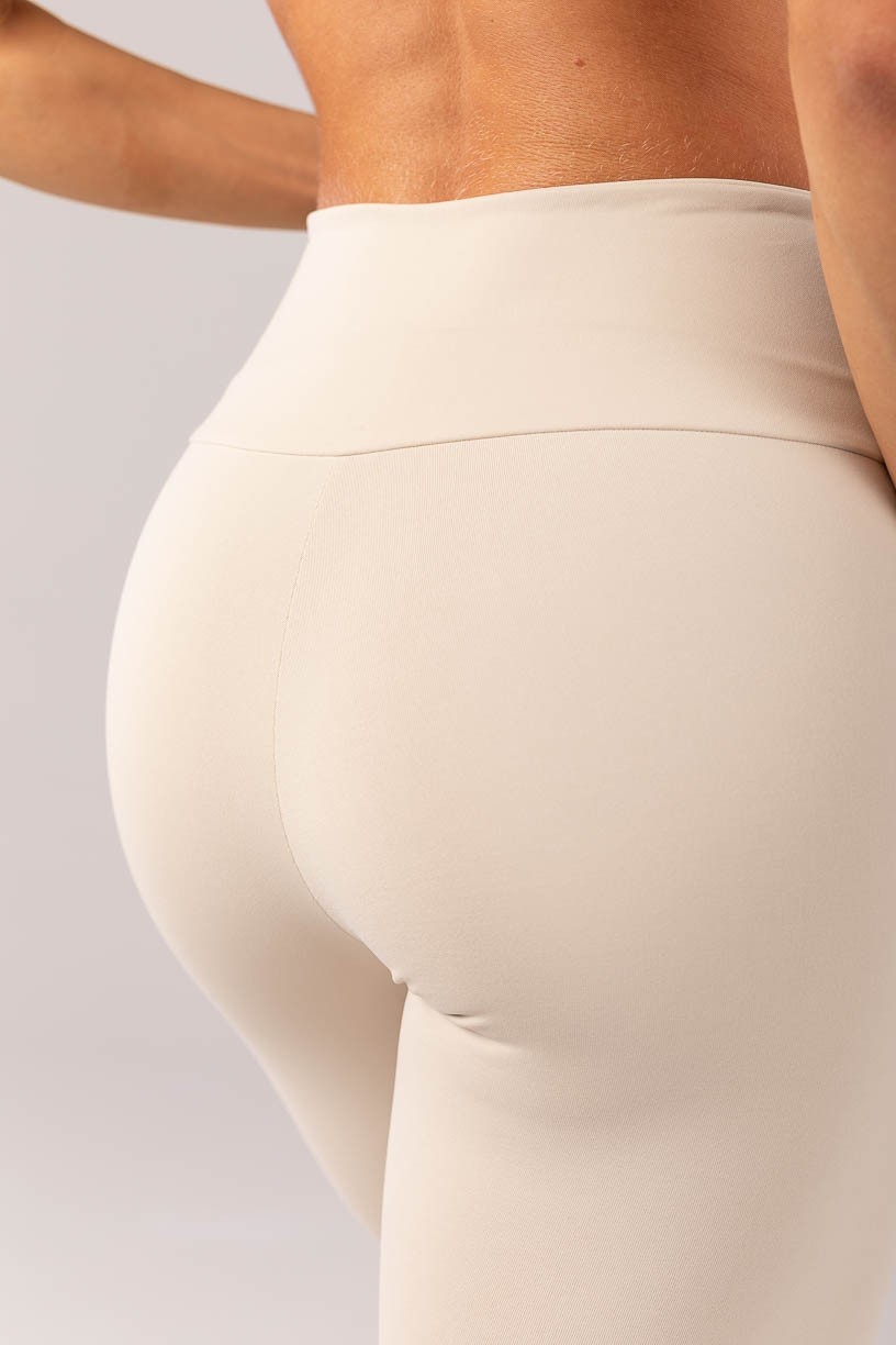K4355-C_Calca_Legging_com_Chapados_Bege__Marrom__Ref:_K4355-C