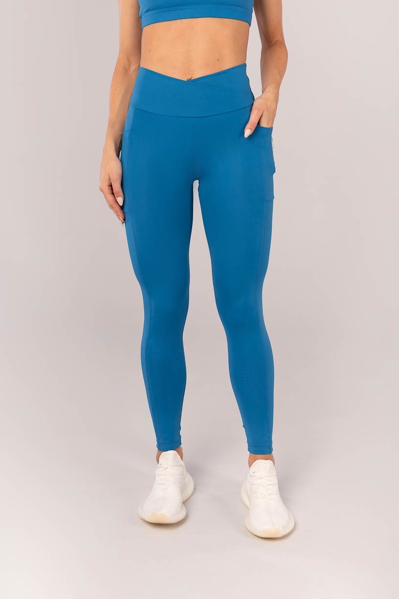 K4360-C_Calca_Legging_com_Cos_Transpassado_e_Bolsos_Azul_Marine__Ref:_K4360-C