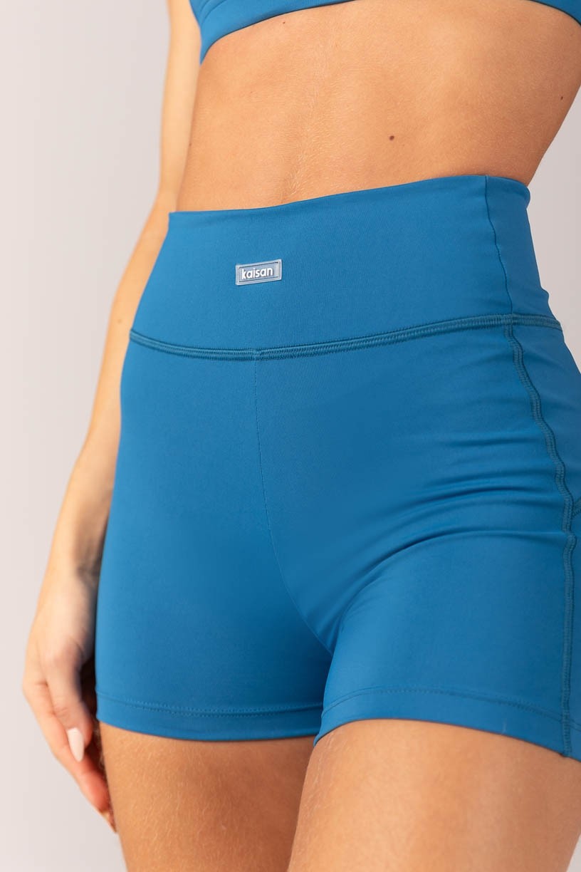 K4353-B_Short_com_Recortes_e_Cobertura_Azul__Ref:_K4353-B