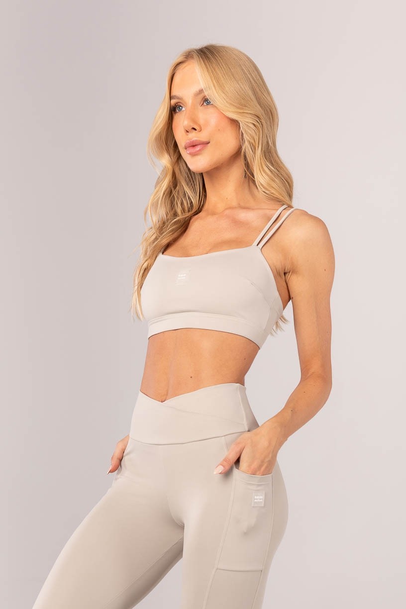 K4359-B_Top_Decote_Reto_e_Alcas_Duplas_Bege_Acinzentado__Ref:_K4359-B