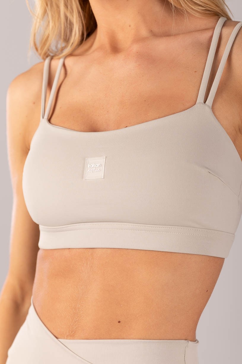 K4359-B_Top_Decote_Reto_e_Alcas_Duplas_Bege_Acinzentado__Ref:_K4359-B