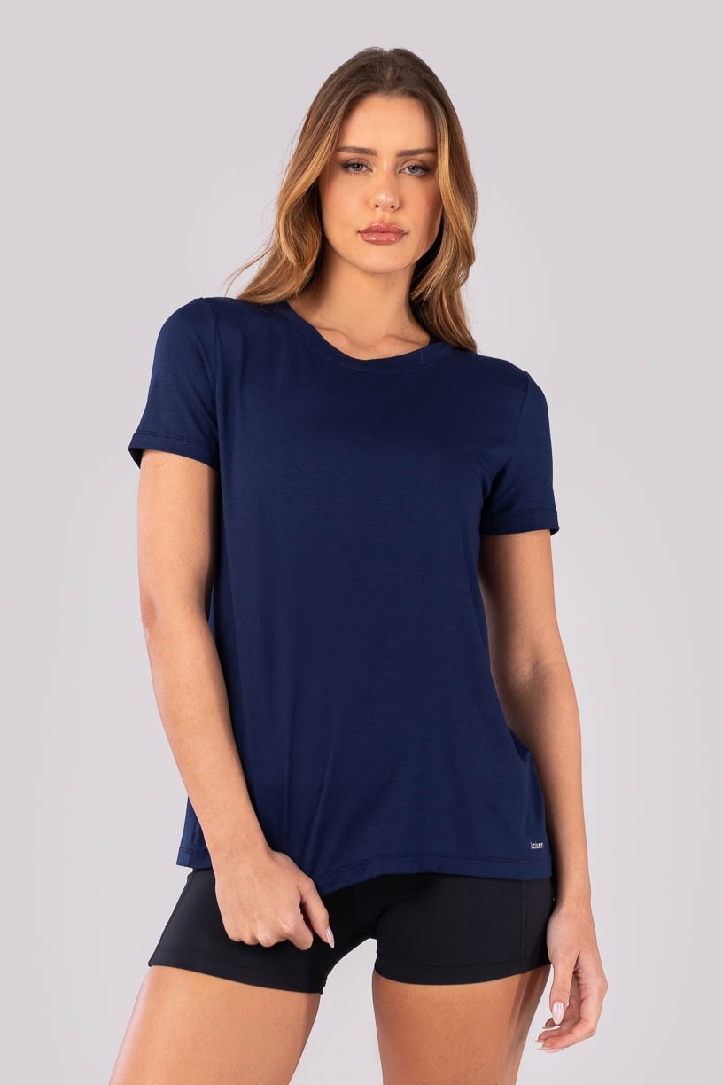 K4410-C_Blusa_com_Fenda_nas_Costas_Azul_Marinho__Ref:_K4410-C