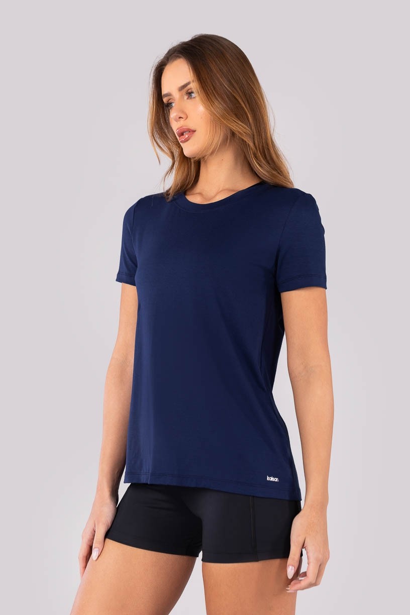 K4410-C_Blusa_com_Fenda_nas_Costas_Azul_Marinho__Ref:_K4410-C