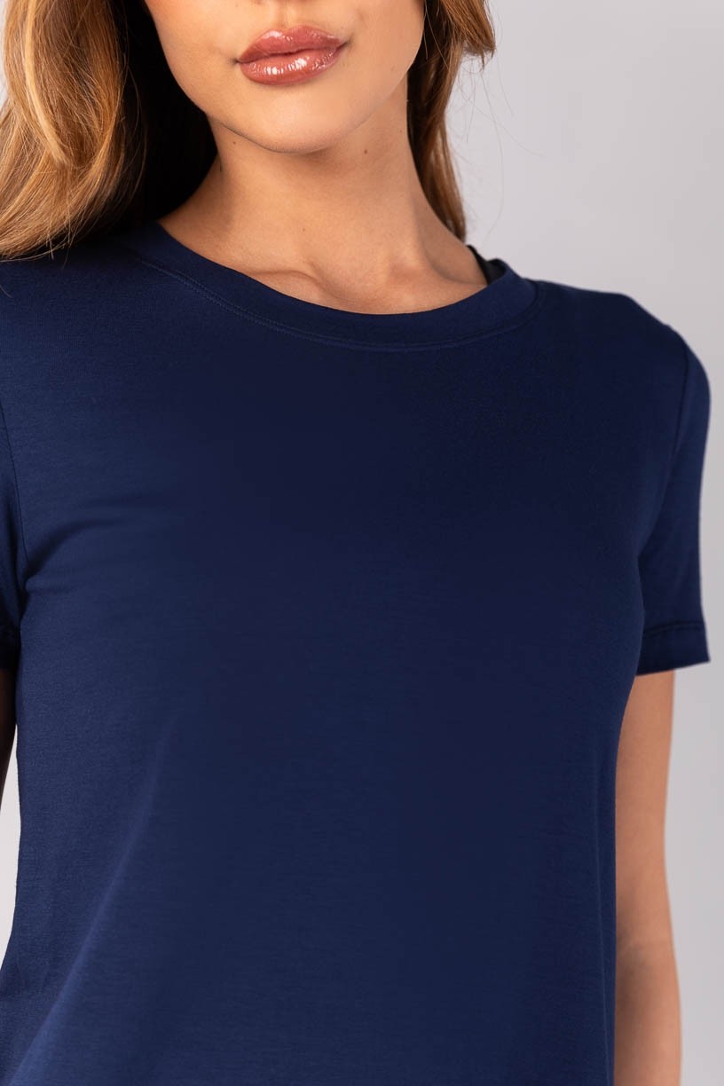 K4410-C_Blusa_com_Fenda_nas_Costas_Azul_Marinho__Ref:_K4410-C