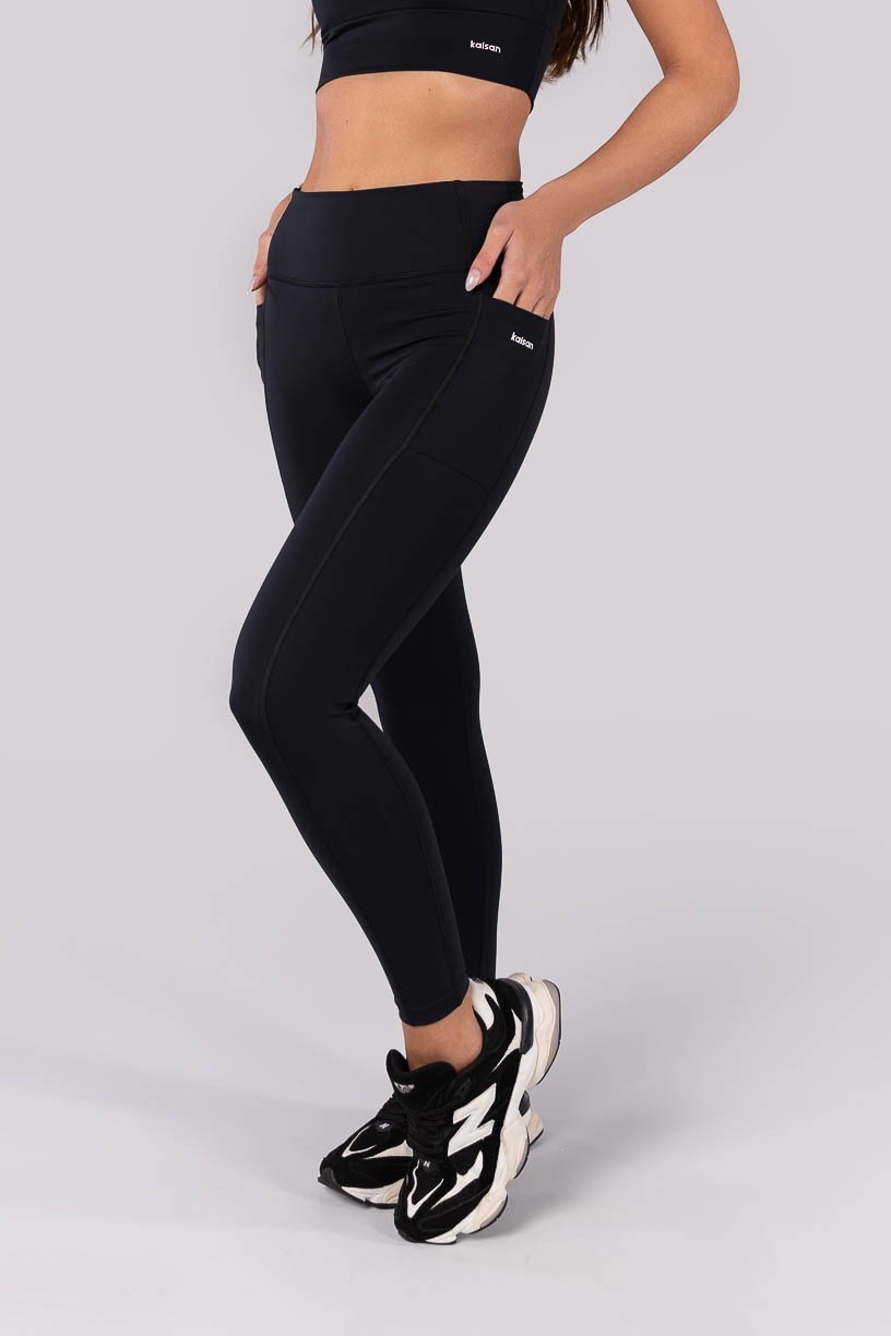 K4381-A_Calca_Legging_com_Bolsos_e_Cobertura_Preto__Ref:_K4381-A