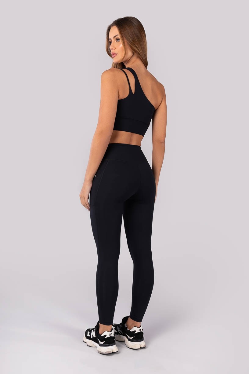 K4381-A_Calca_Legging_com_Bolsos_e_Cobertura_Preto__Ref:_K4381-A