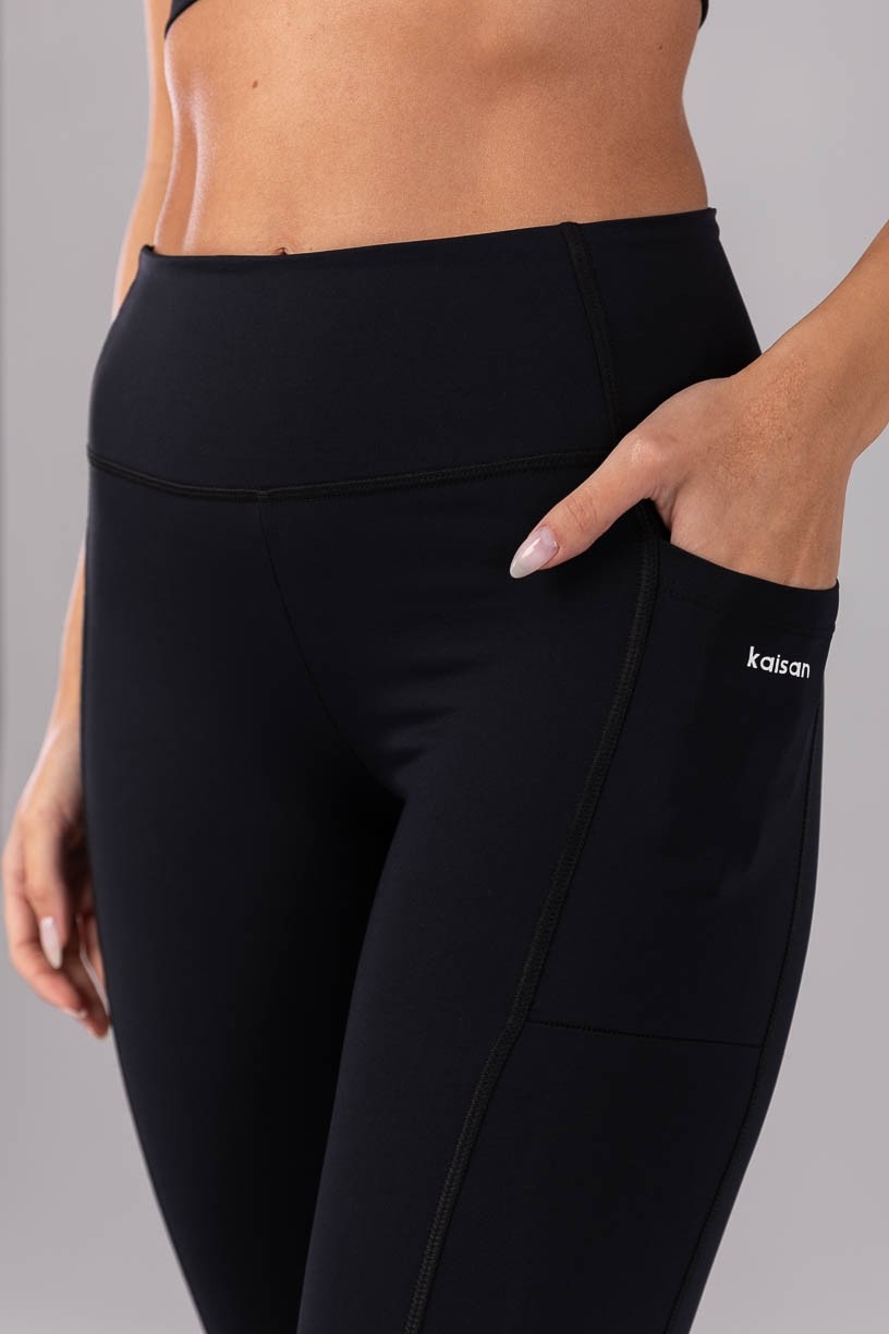 K4381-A_Calca_Legging_com_Bolsos_e_Cobertura_Preto__Ref:_K4381-A