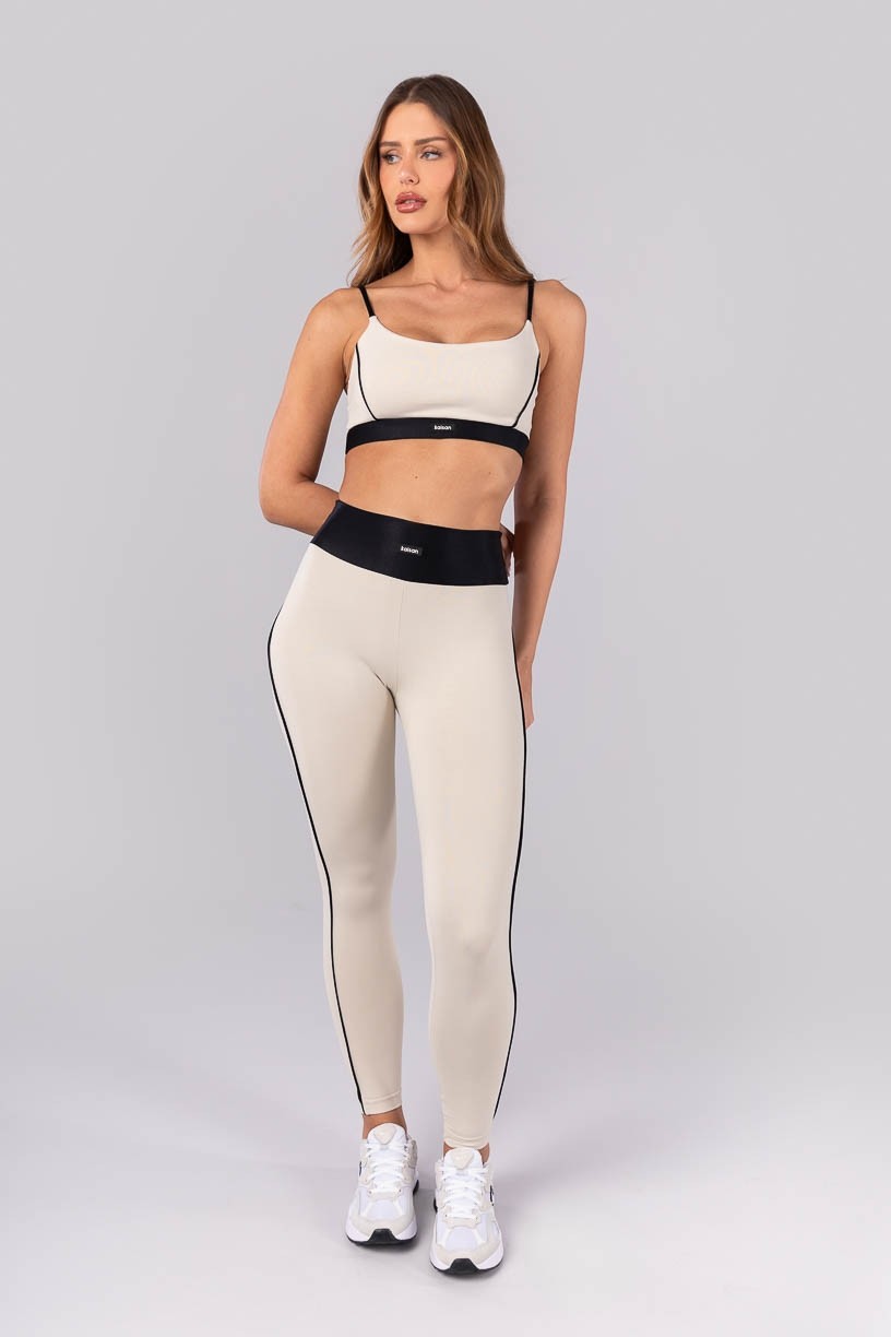 K4393-A_Calca_Legging_com_Cos_e_Vivo_Canelado_Bege__Preto__Ref:_K4393-A