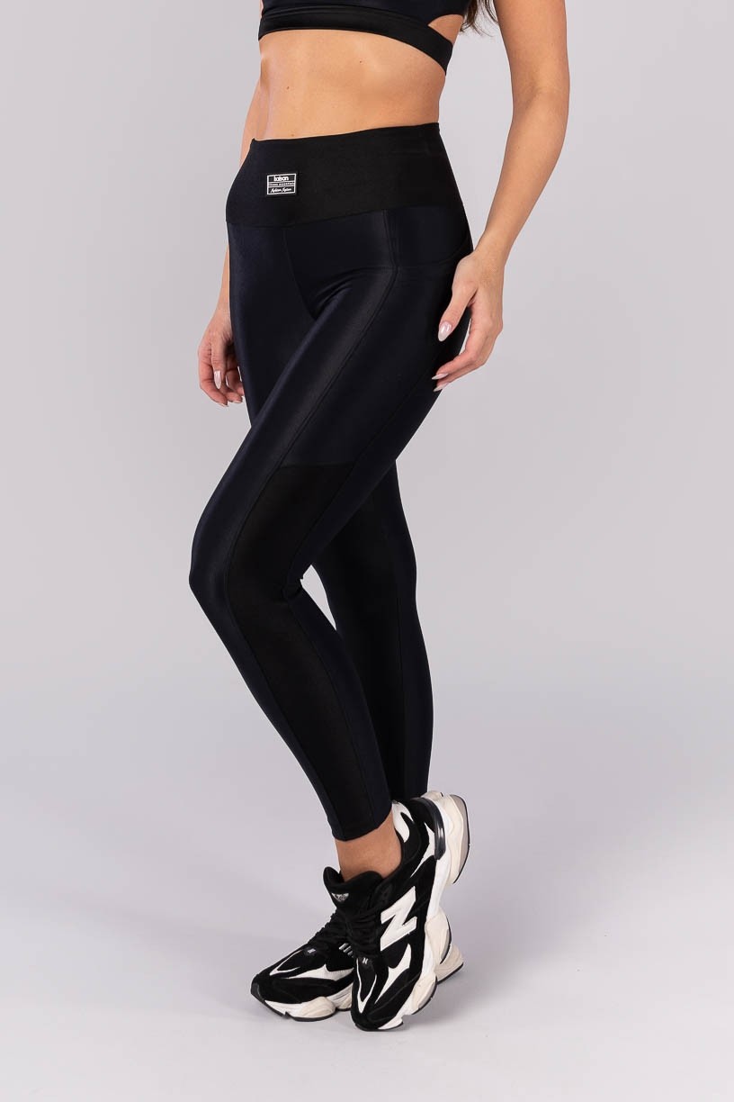 K4404-B_Calca_Legging_com_Mix_de_Tecidos_e_Bolsos_Preto__Ref:_K4404-B