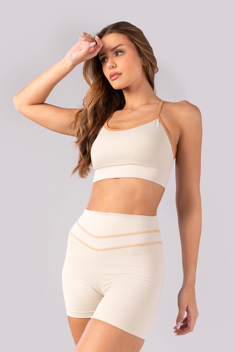 K4391-A_Short_com_Cobertura_no_Cos_Bege__Caramelo__Ref:_K4391-A