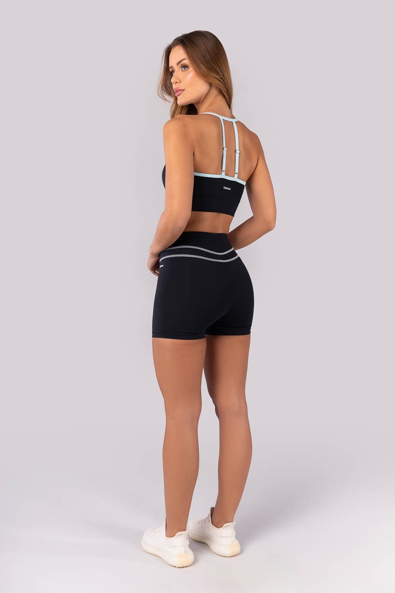K4391-B_Short_com_Cobertura_no_Cos_Preto__Ref:_K4391-B