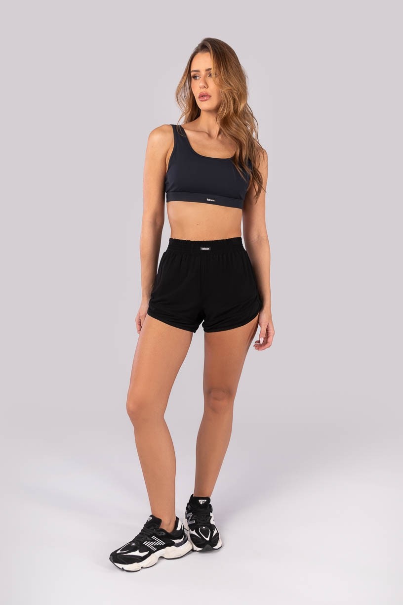 K4409-A_Short_Soltinho_com_Detalhe_Na_Barra_Preto__Ref:_K4409-A