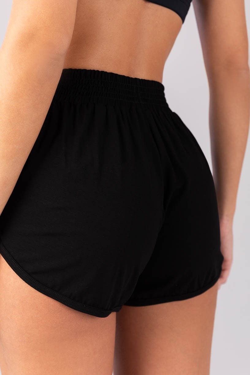 K4409-A_Short_Soltinho_com_Detalhe_Na_Barra_Preto__Ref:_K4409-A