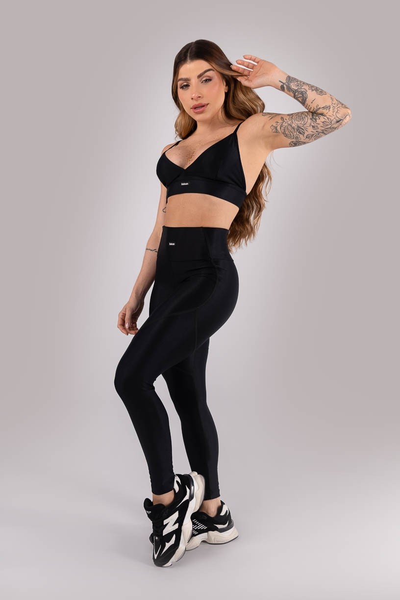 K4431-A_Calca_Legging_Canelada_com_Recortes_Preto__Ref:_K4431-A