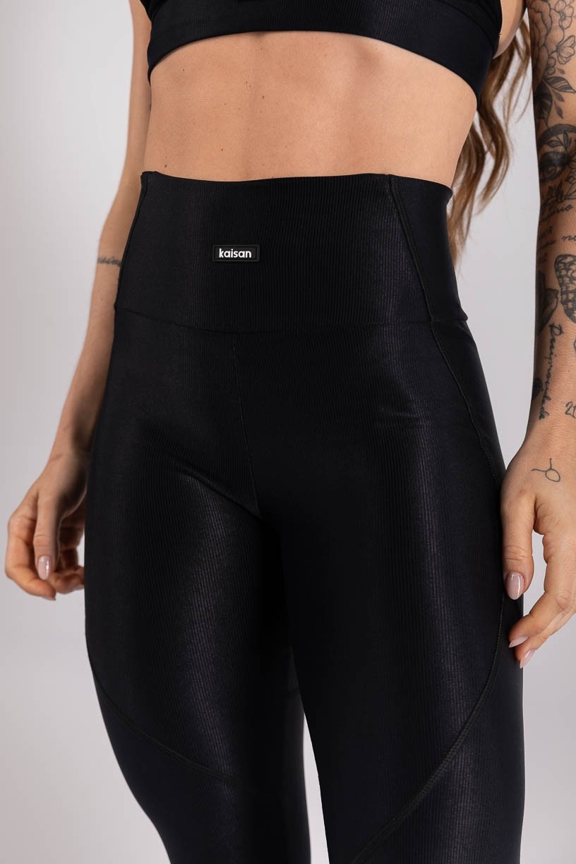 K4431-A_Calca_Legging_Canelada_com_Recortes_Preto__Ref:_K4431-A