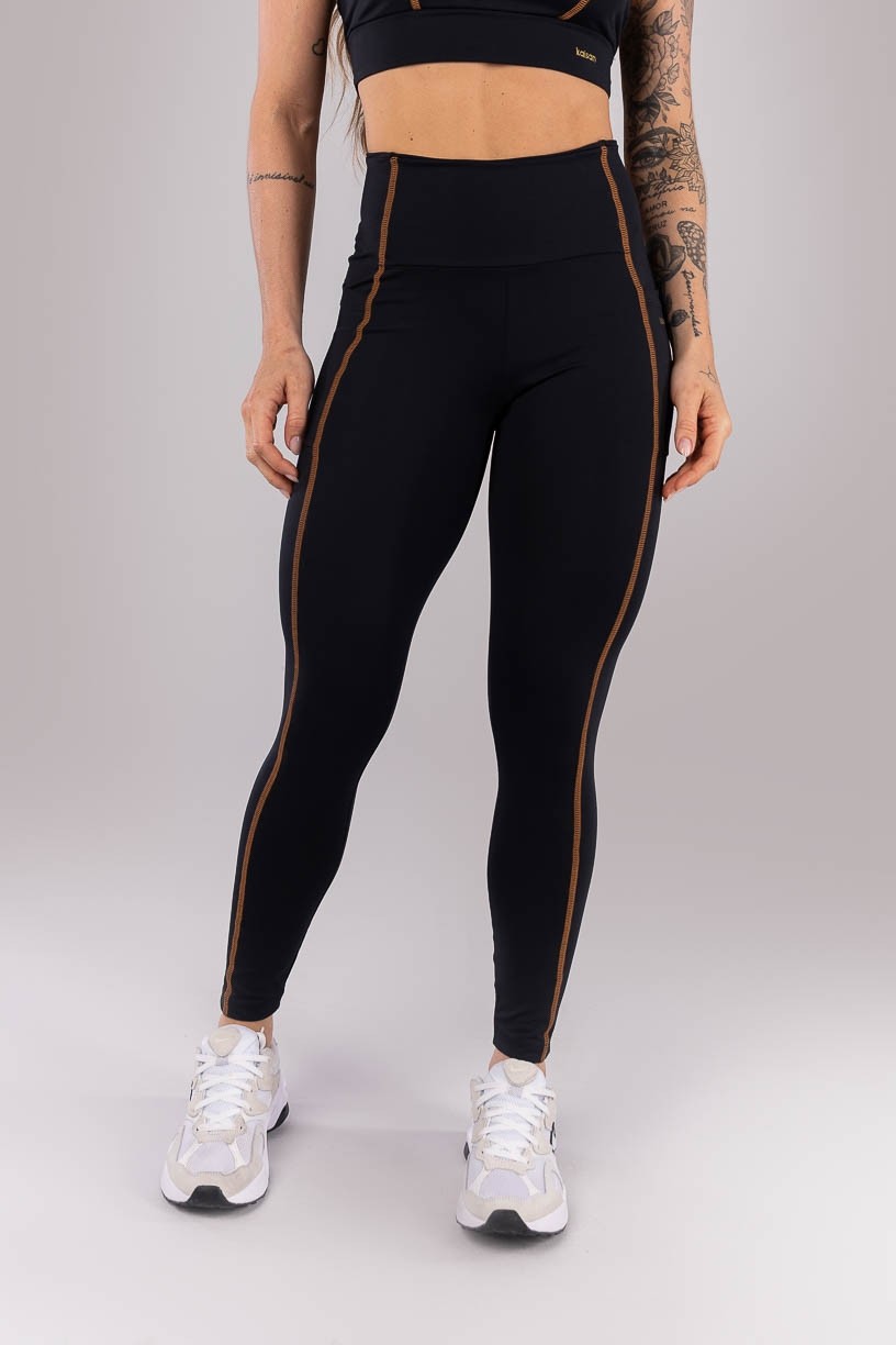 K4434-A_Calca_Legging_com_Bolsos_e_Cobertura_Contrastante_Preto__Ref:_K4434-A
