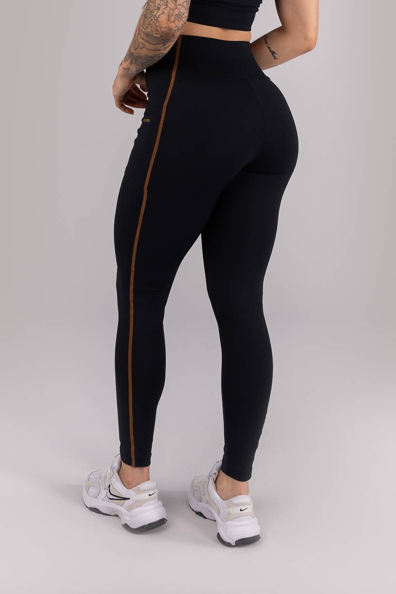 K4434-A_Calca_Legging_com_Bolsos_e_Cobertura_Contrastante_Preto__Ref:_K4434-A