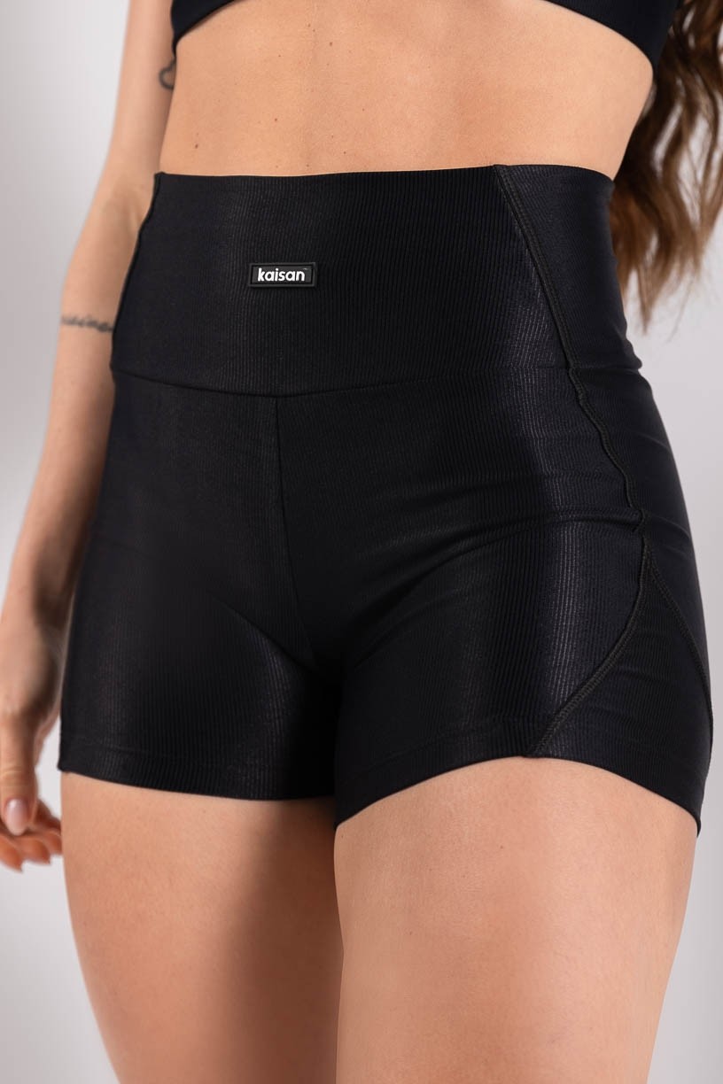 K4432-A_Short_Canelado_com_Recortes_Preto__Ref:_K4432-A