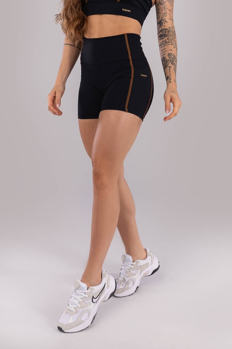 K4435-A_Short_com_Bolsos_e_Cobertura_Contrastante_Preto__Ref:_K4435-A