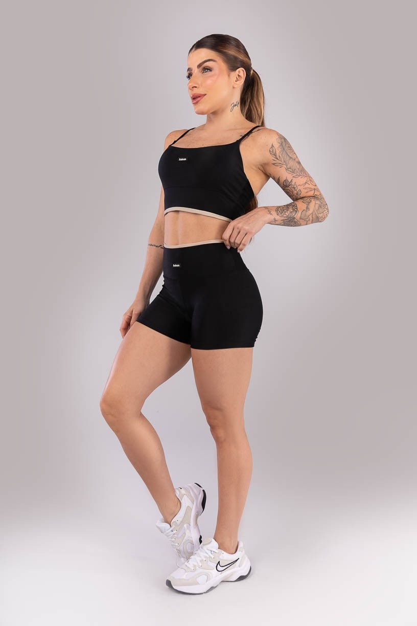 K4437-A_Short_com_Vira_no_Cos_Preto__Bege__Ref:_K4437-A