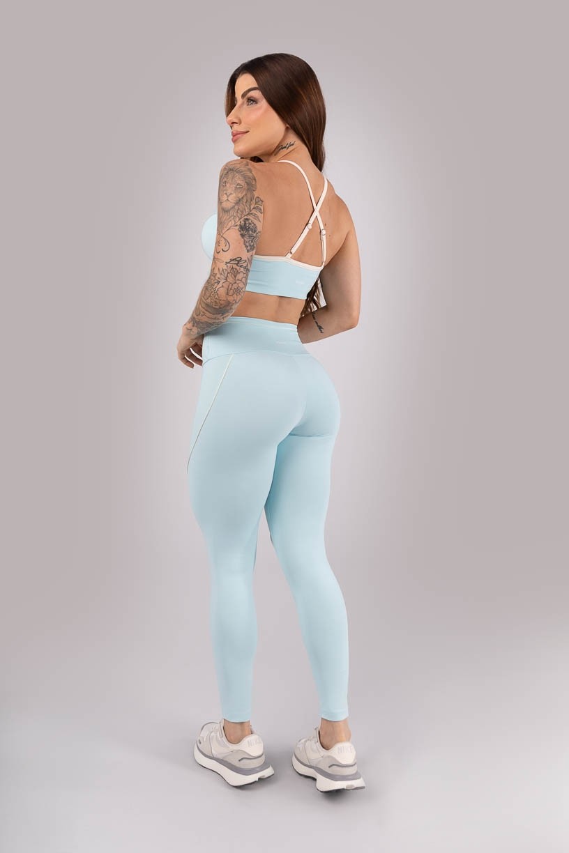 K4427-B_Top_com_Decote_Alto_e_Vivo_Azul_Bebe__Off-White__Ref:_K4427-B